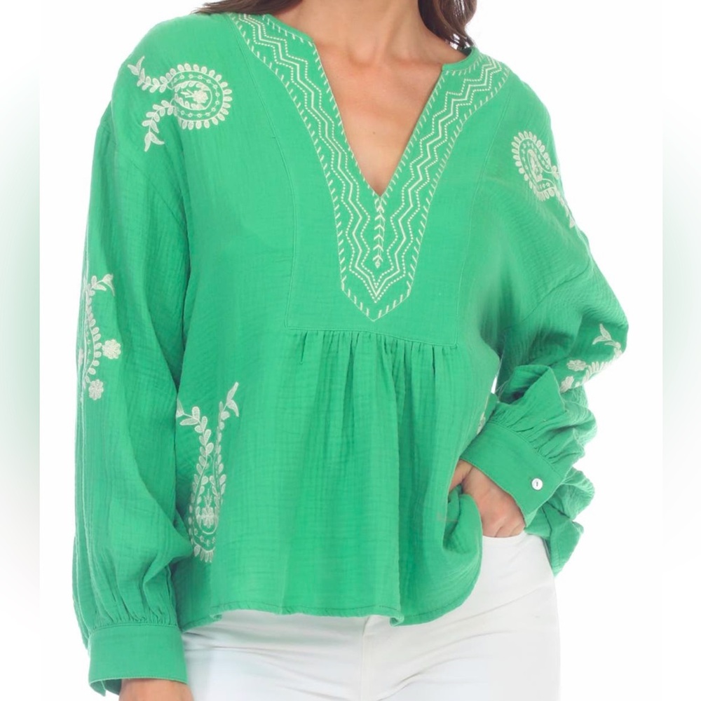 NWT RAIN XL Green and White Blouse